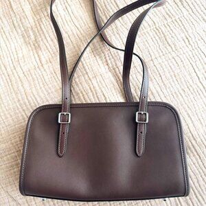 Coach Fullsize Swing Zip Bag in Brown Glovetanned Leather